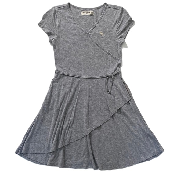abercrombie kids Other - Abercrombie Kids Wrap Style Gray Short Sleeves Dress Size 11/12